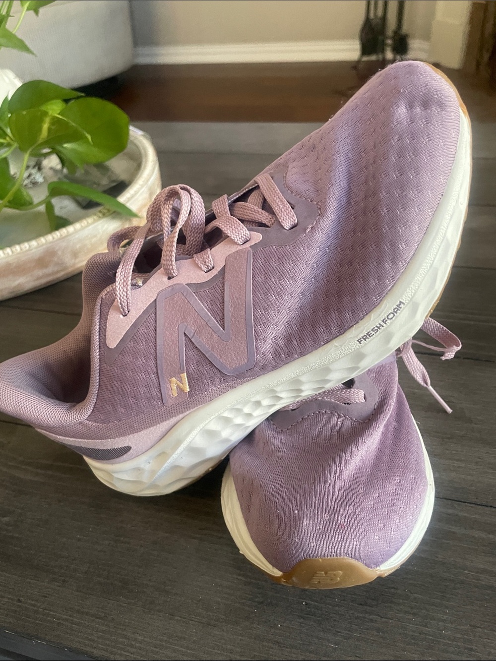 New Balance Fresh Foam Size 7 Purple Sneakers Tennis Shoes